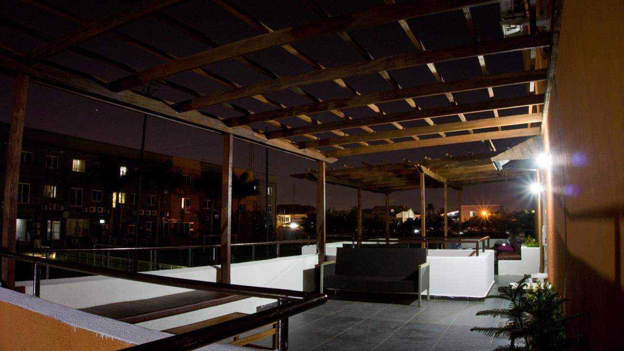 M Suites Hotel Accra Esterno foto
