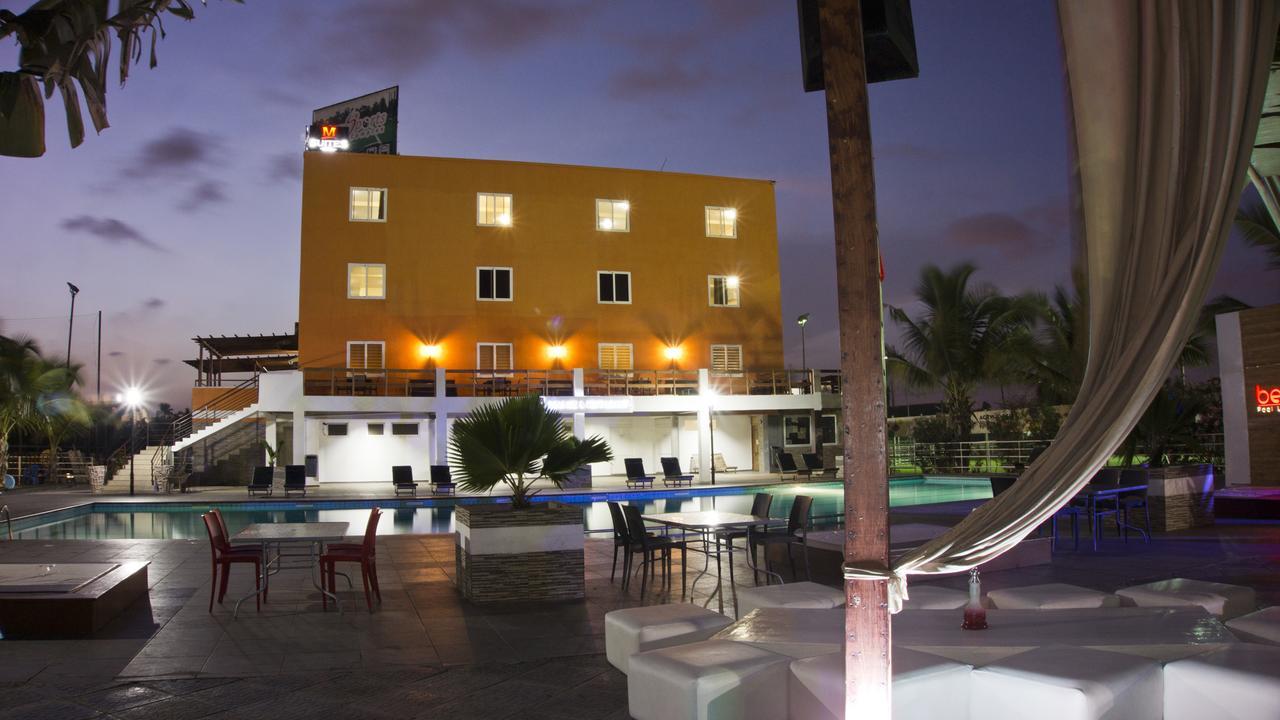M Suites Hotel Accra Esterno foto