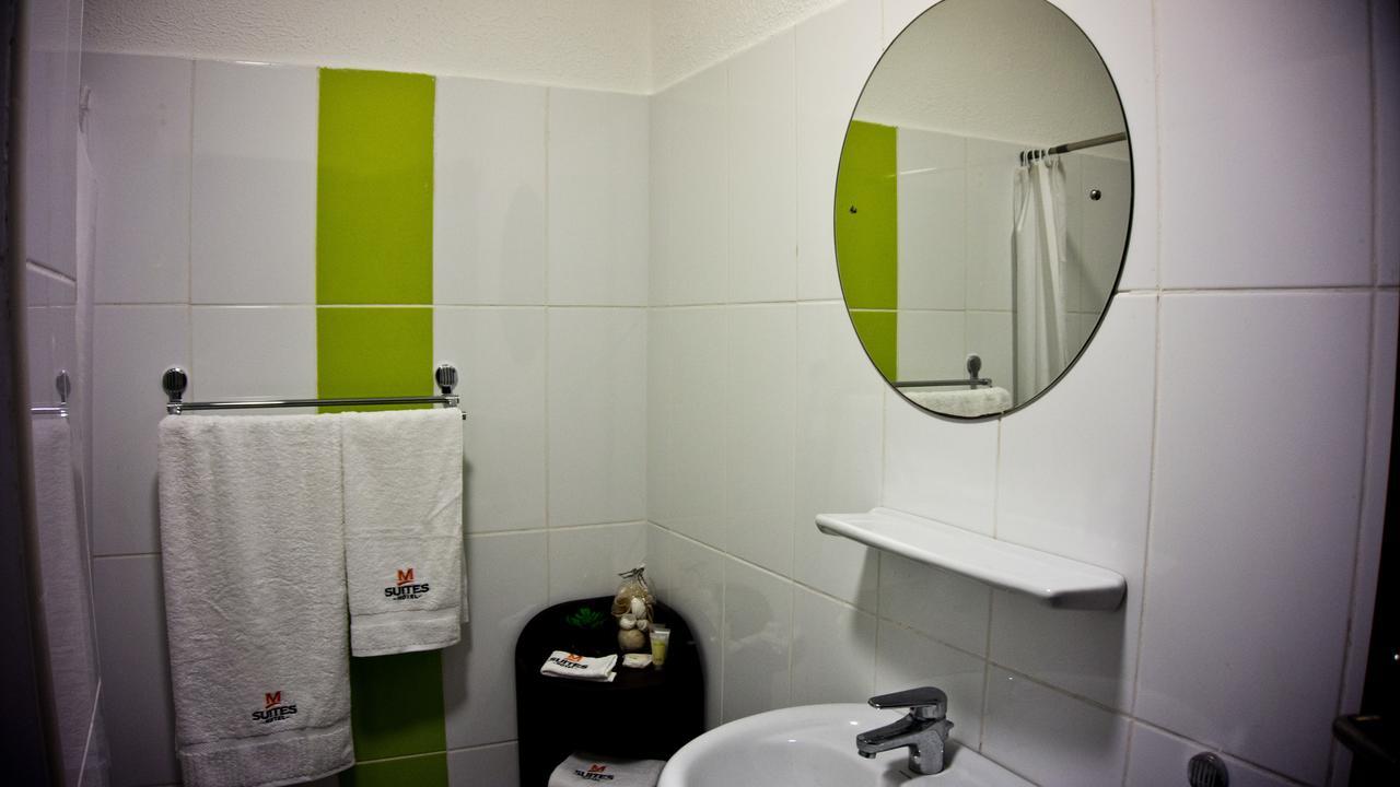 M Suites Hotel Accra Esterno foto