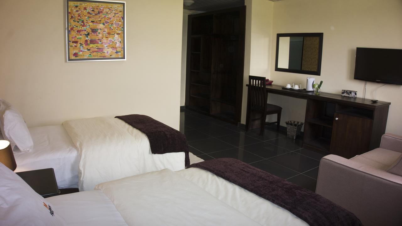 M Suites Hotel Accra Esterno foto
