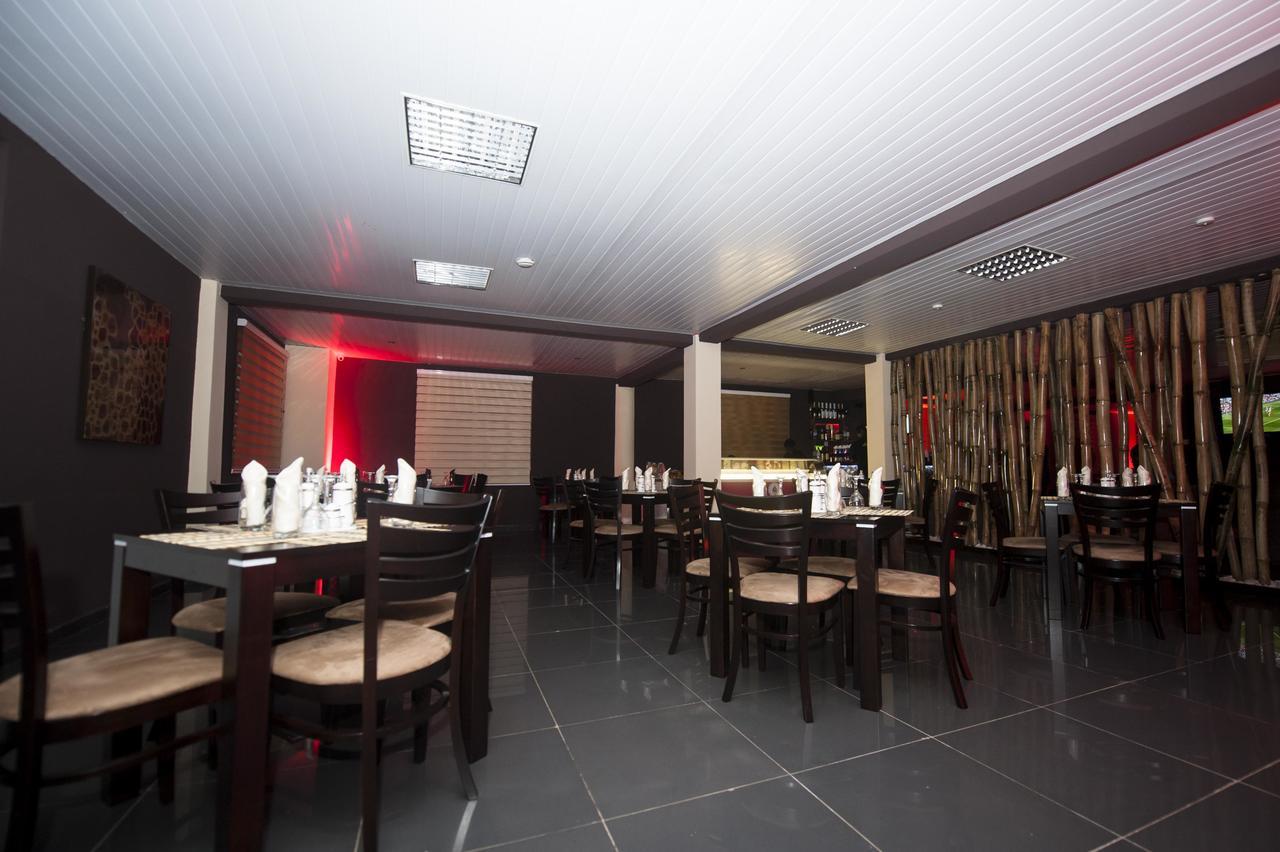 M Suites Hotel Accra Esterno foto