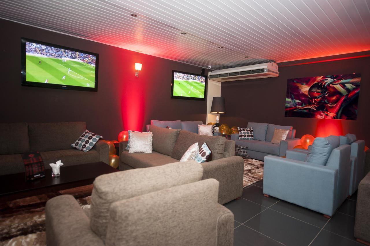 M Suites Hotel Accra Esterno foto